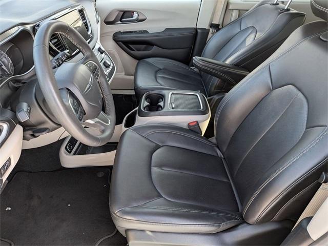used 2024 Chrysler Pacifica car, priced at $29,995