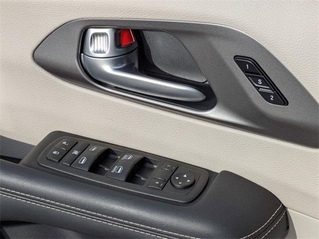 used 2024 Chrysler Pacifica car, priced at $29,200