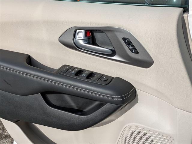 used 2024 Chrysler Pacifica car, priced at $29,200