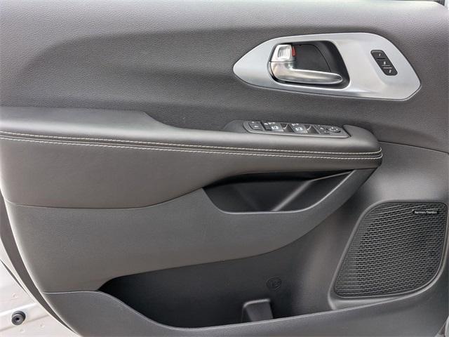 new 2026 Chrysler Pacifica car, priced at $51,204