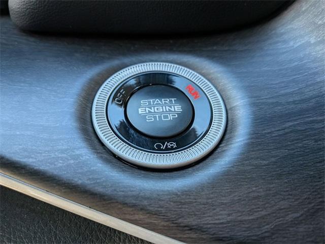 new 2025 Jeep Grand Cherokee car, priced at $39,676