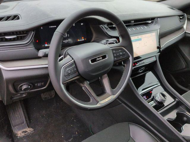 new 2026 Jeep Grand Cherokee car, priced at $44,047