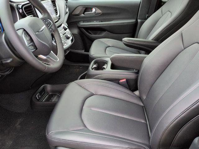 new 2026 Chrysler Pacifica car, priced at $51,804