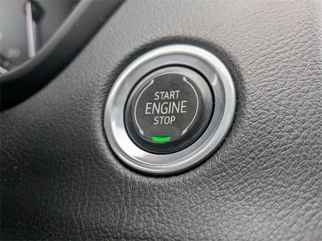 used 2022 Cadillac XT4 car, priced at $20,999