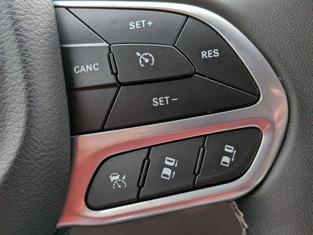 used 2023 Chrysler Pacifica car, priced at $19,603