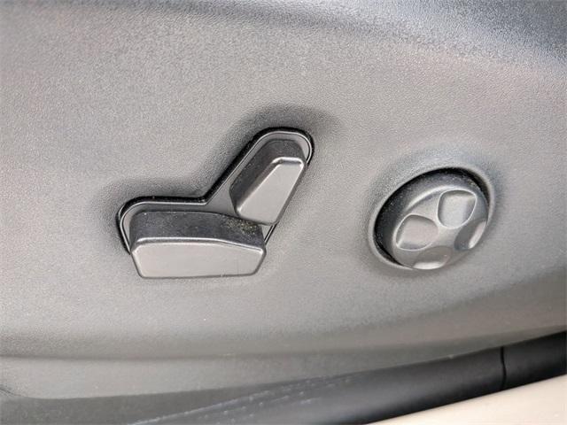 used 2024 Chrysler Pacifica car, priced at $28,400