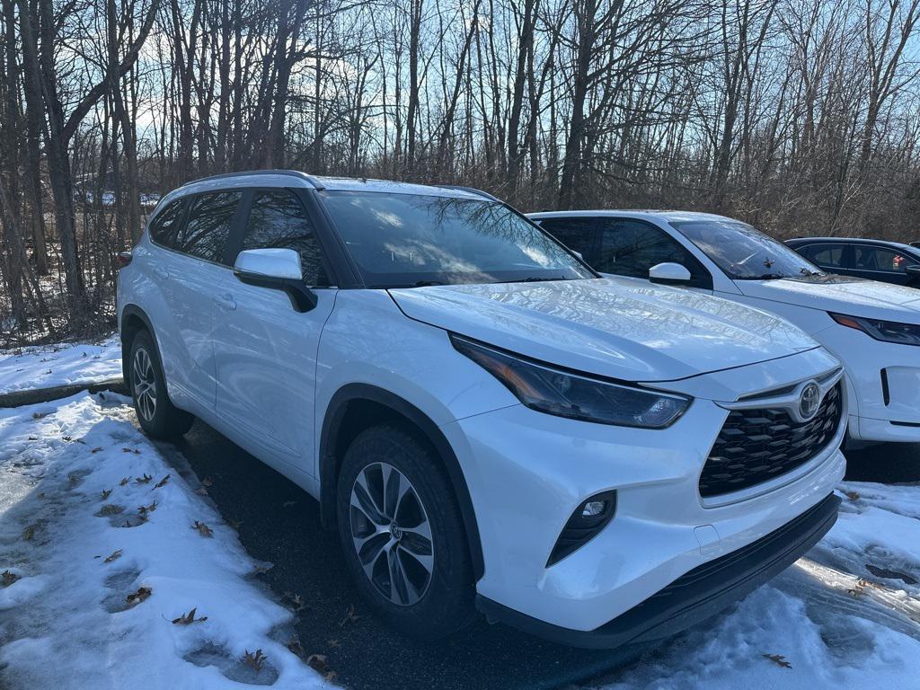 used 2023 Toyota Highlander car, priced at $37,990