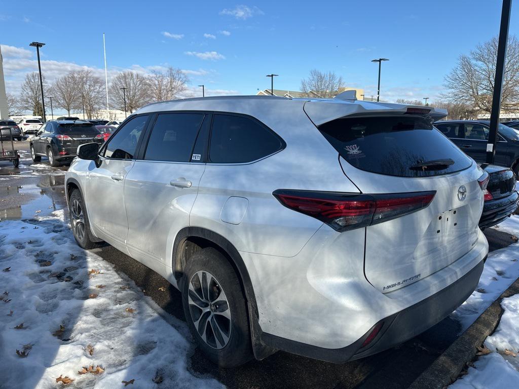used 2023 Toyota Highlander car, priced at $37,990