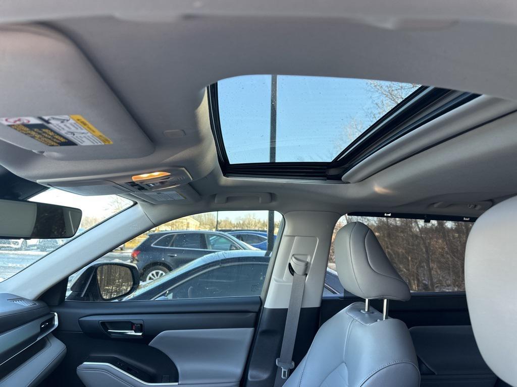 used 2023 Toyota Highlander car, priced at $37,990