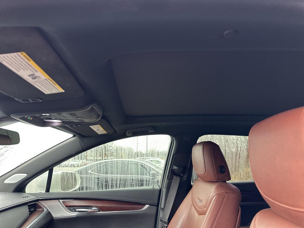 used 2020 Cadillac XT5 car, priced at $21,490