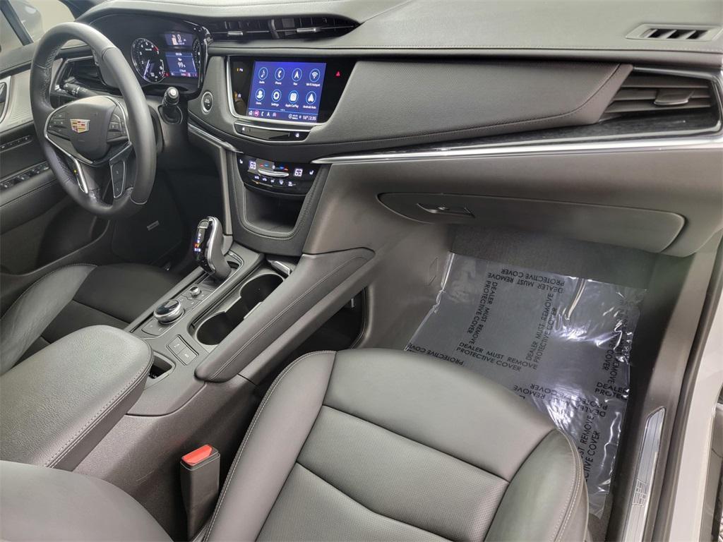 used 2022 Cadillac XT5 car, priced at $31,990