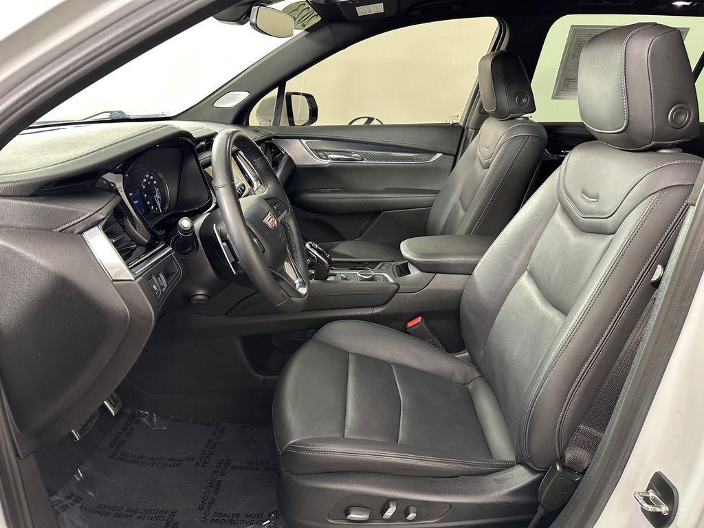 used 2023 Cadillac XT6 car, priced at $39,938