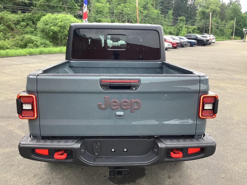 new 2025 Jeep Gladiator car, priced at $57,699