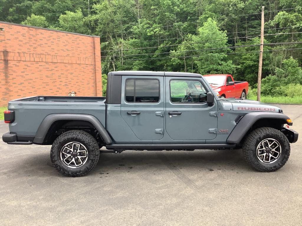 new 2025 Jeep Gladiator car, priced at $57,699