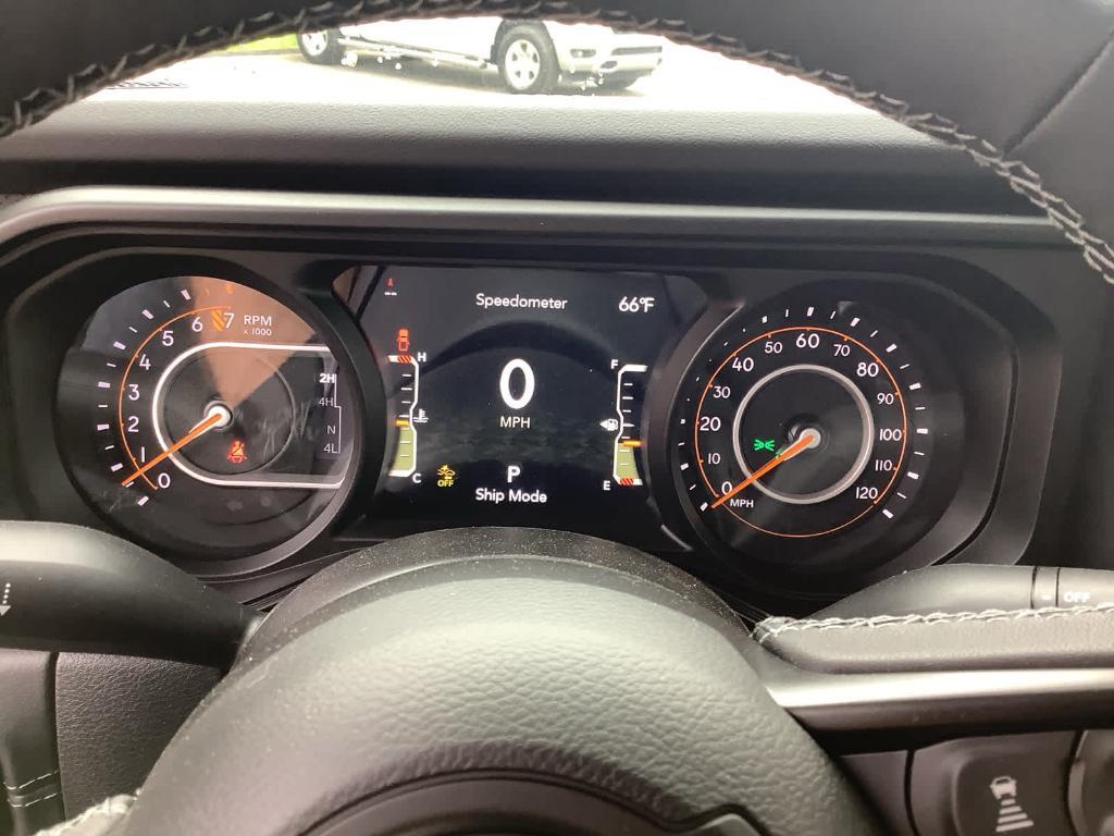 new 2025 Jeep Gladiator car, priced at $57,699