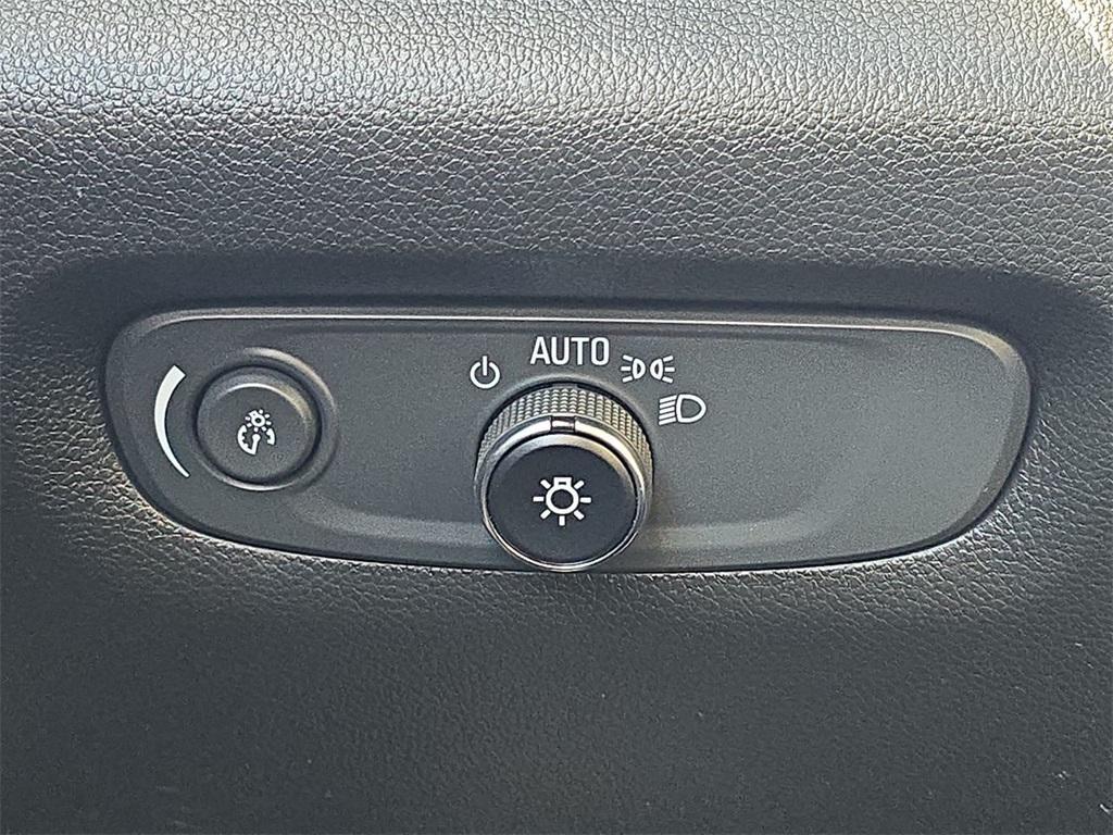 used 2023 Chevrolet Traverse car, priced at $30,450