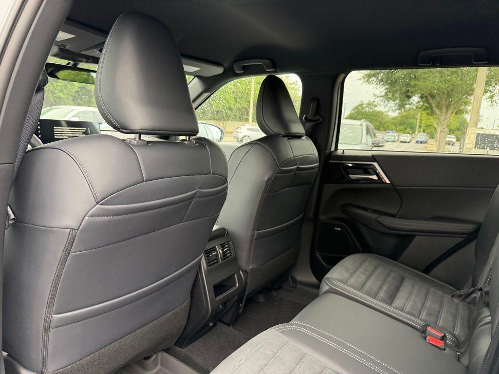 new 2026 Mitsubishi Outlander car, priced at $35,776