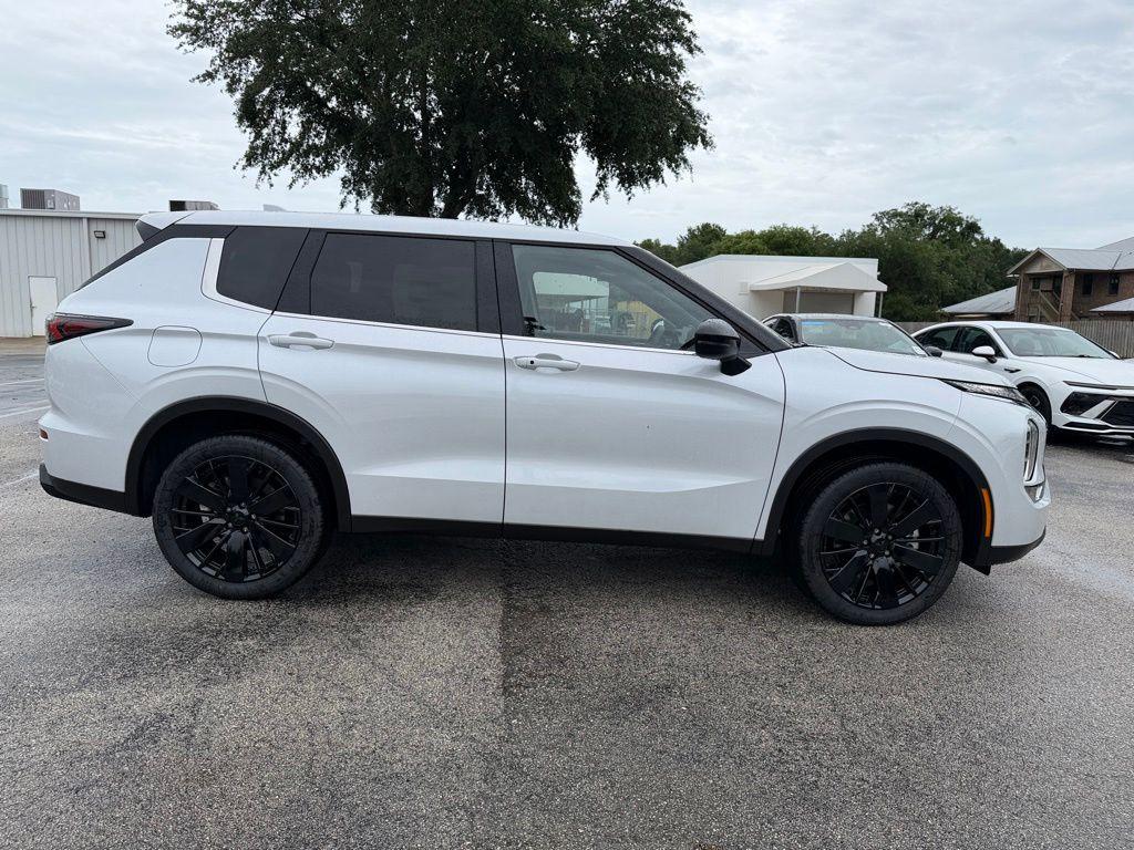 new 2026 Mitsubishi Outlander car, priced at $35,776