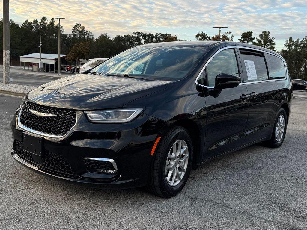 used 2024 Chrysler Pacifica car, priced at $25,900