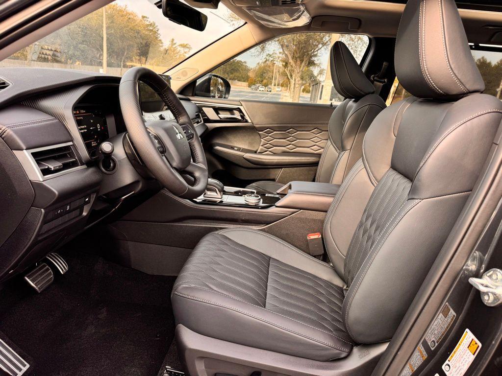 new 2026 Mitsubishi Outlander car, priced at $35,084