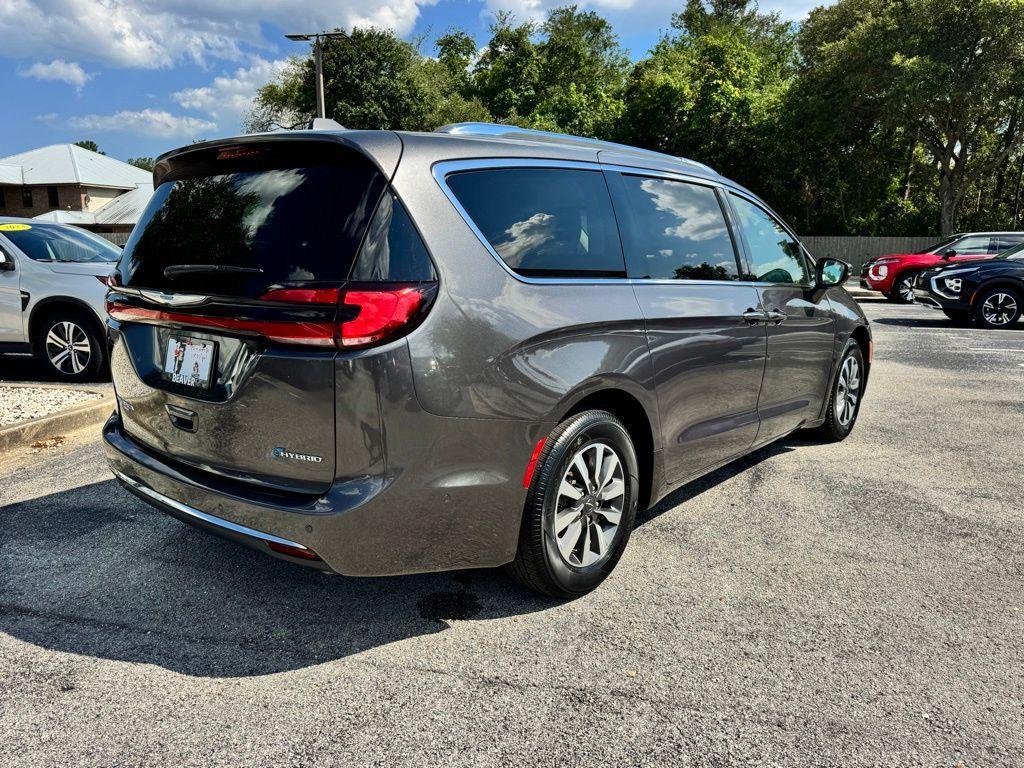 used 2021 Chrysler Pacifica Hybrid car, priced at $27,813
