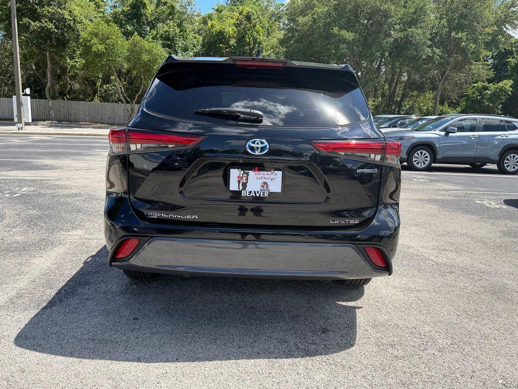 used 2022 Toyota Highlander Hybrid car, priced at $39,413