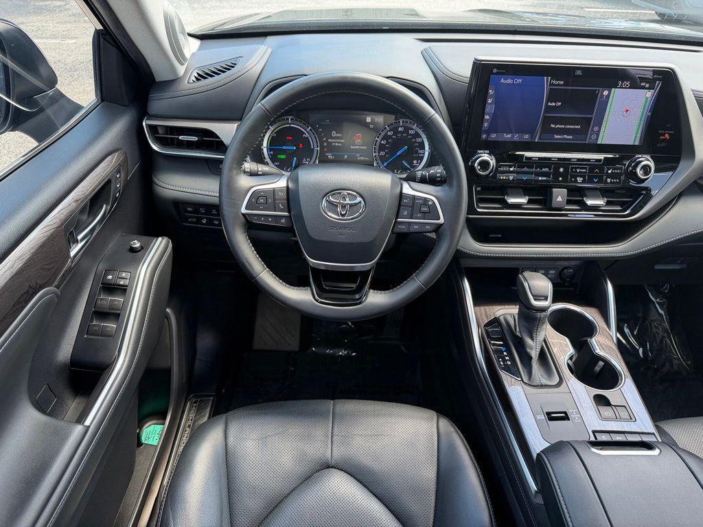 used 2022 Toyota Highlander Hybrid car, priced at $39,413
