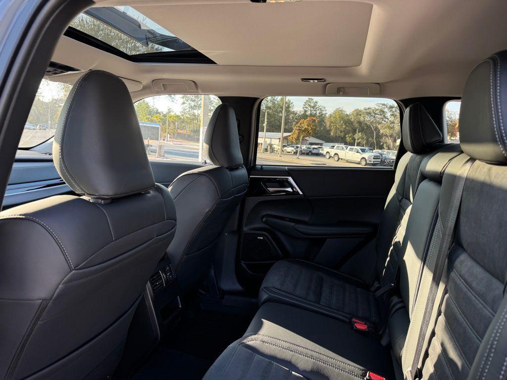 new 2026 Mitsubishi Outlander car, priced at $38,172