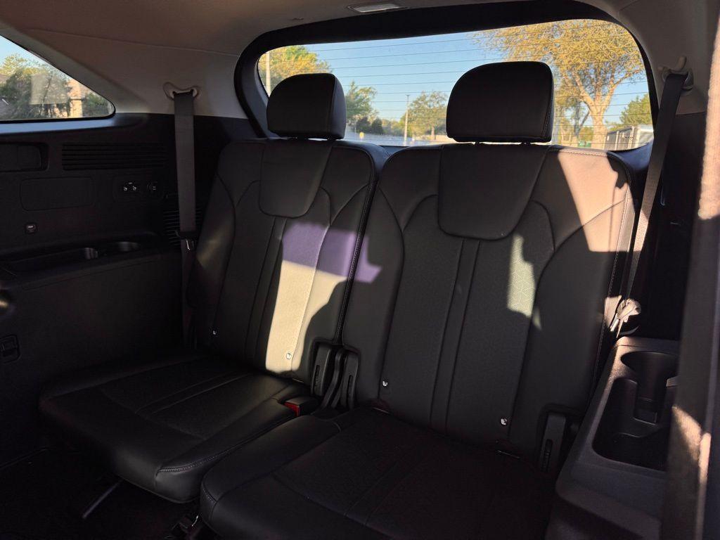 used 2023 Kia Sorento Hybrid car, priced at $25,700