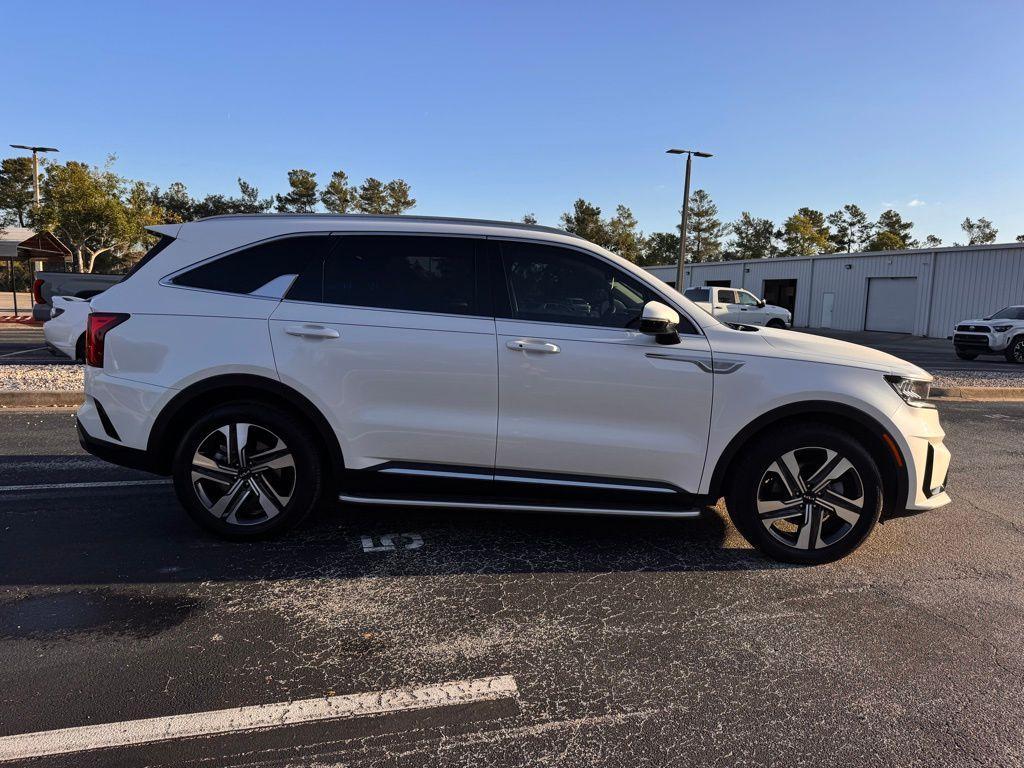 used 2023 Kia Sorento Hybrid car, priced at $25,700