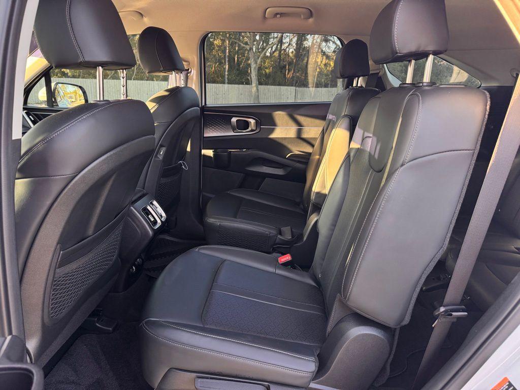 used 2023 Kia Sorento Hybrid car, priced at $25,700