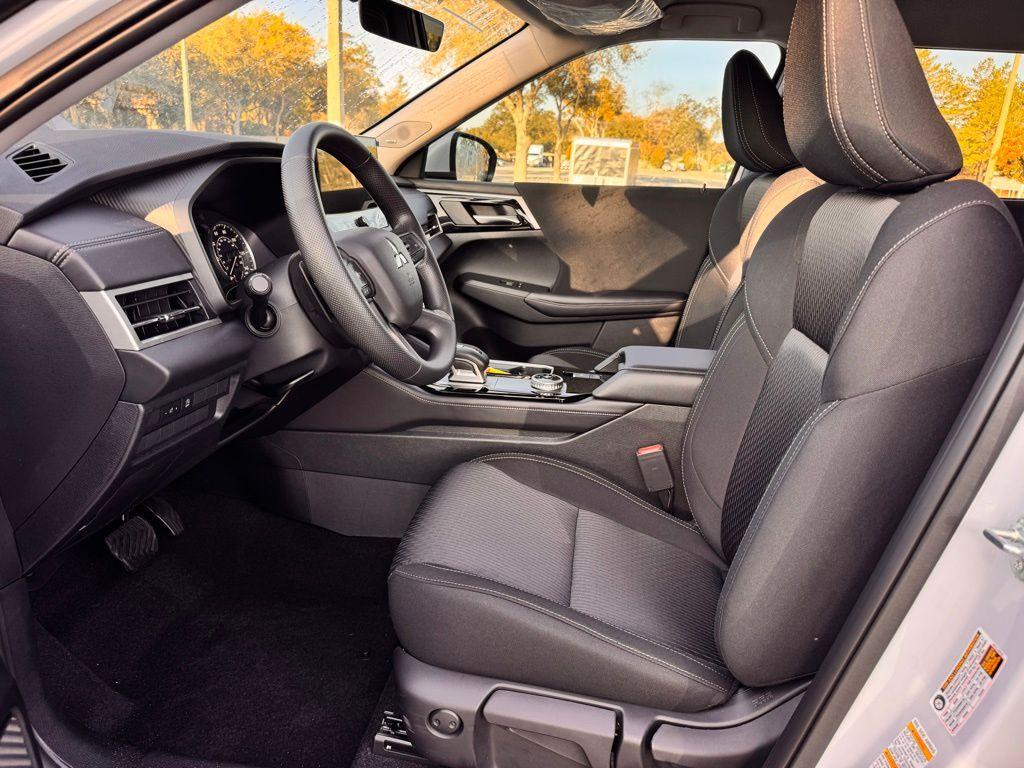 new 2026 Mitsubishi Outlander car, priced at $29,164