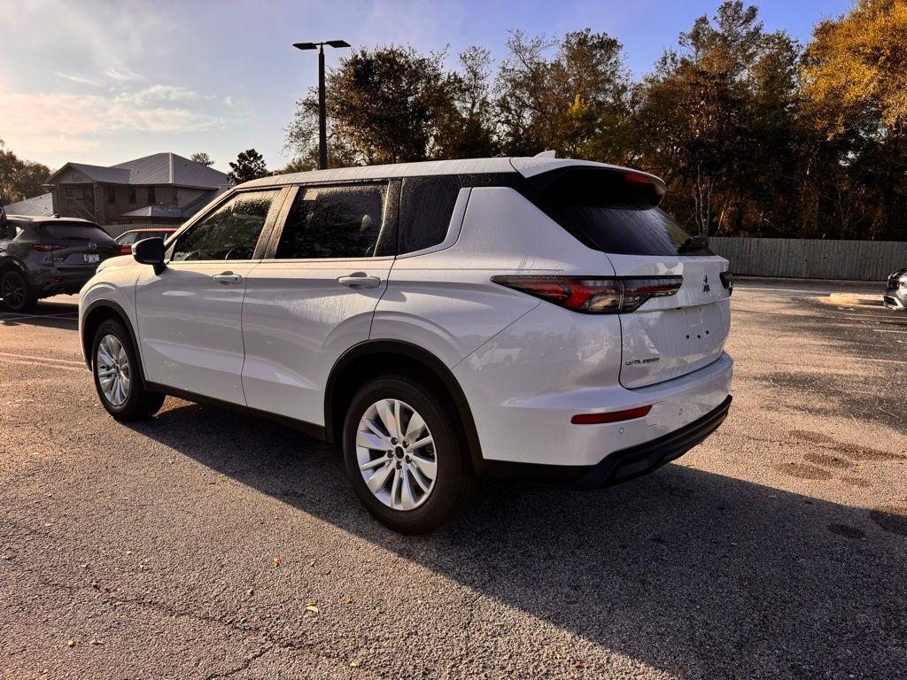 new 2026 Mitsubishi Outlander car, priced at $29,164