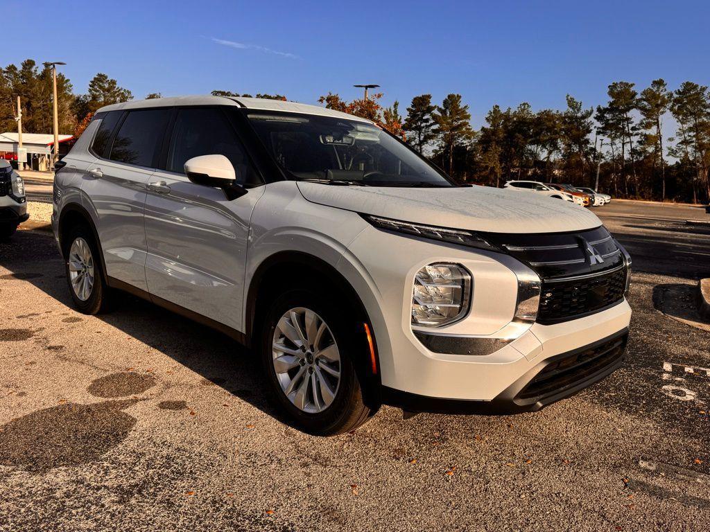 new 2026 Mitsubishi Outlander car, priced at $29,164