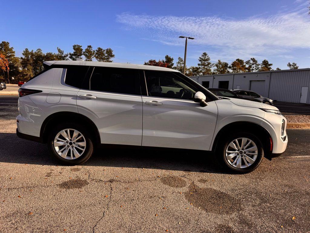 new 2026 Mitsubishi Outlander car, priced at $29,164