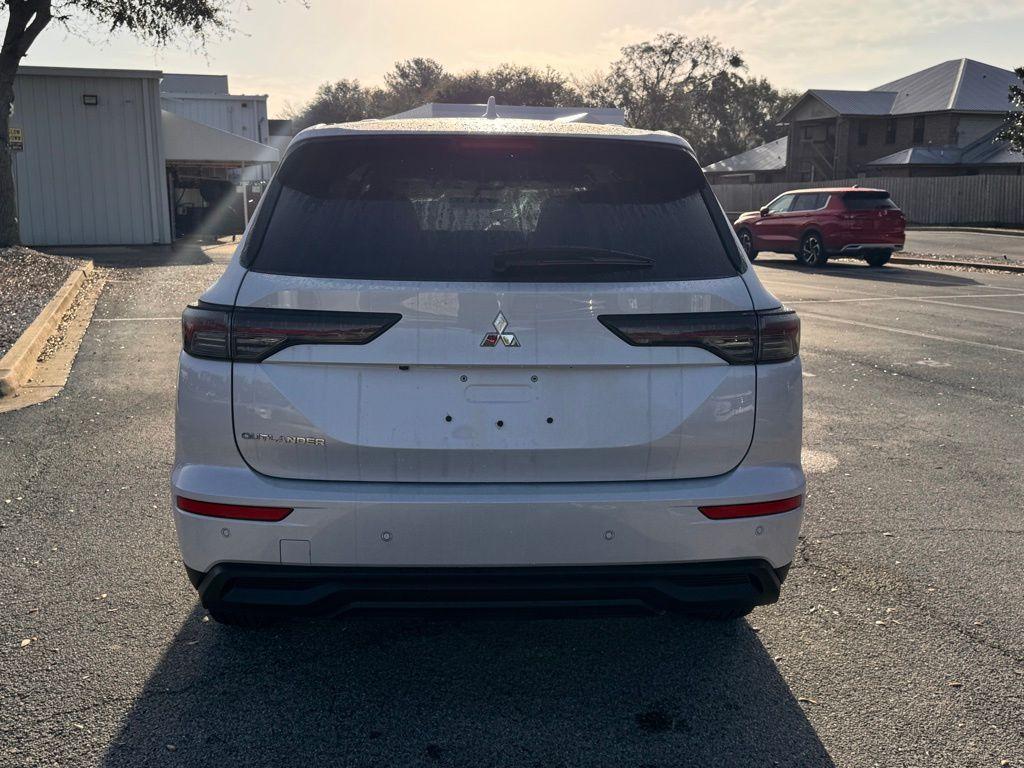 new 2026 Mitsubishi Outlander car, priced at $29,164