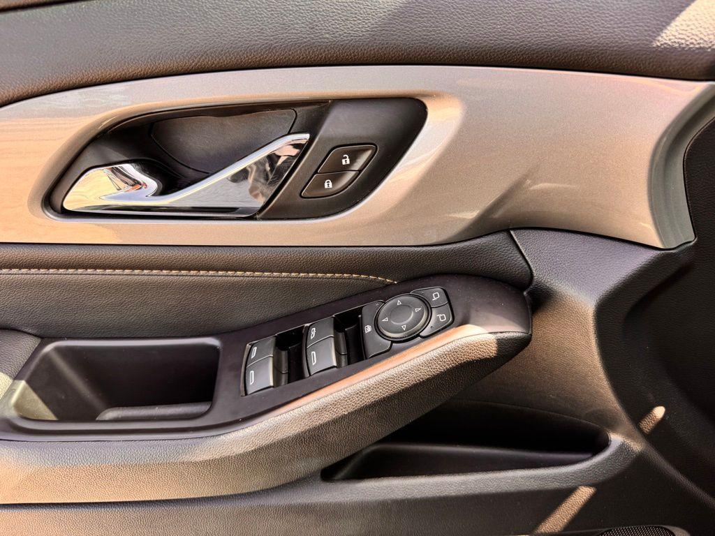 used 2020 Chevrolet Traverse car, priced at $21,900