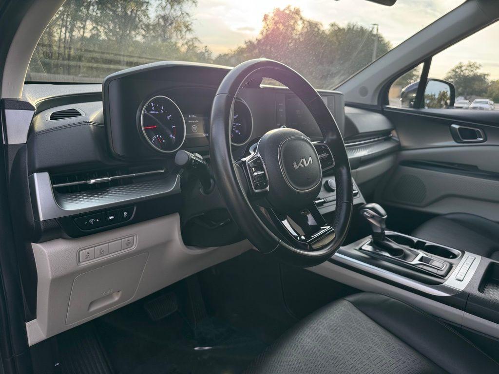 2024 Metal Kia Carnival