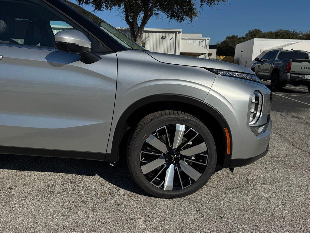 new 2026 Mitsubishi Outlander car, priced at $33,136