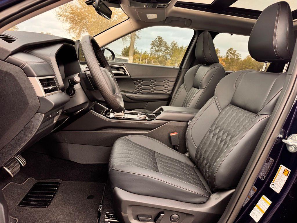 new 2026 Mitsubishi Outlander car, priced at $35,084