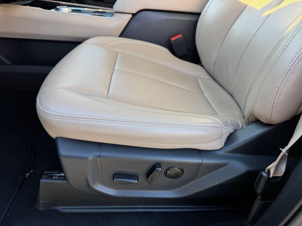 used 2024 Ford Expedition car, priced at $36,600