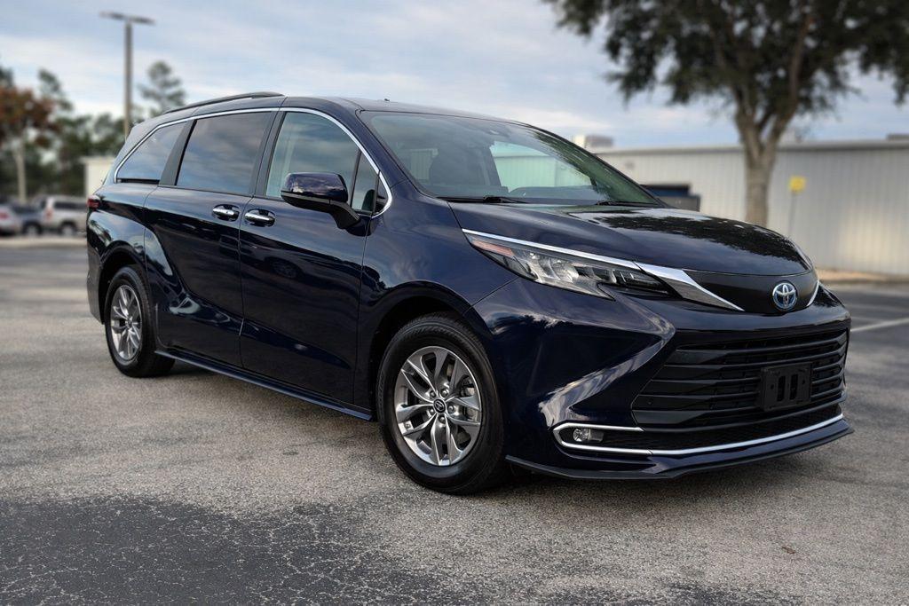 used 2024 Toyota Sienna car, priced at $37,200