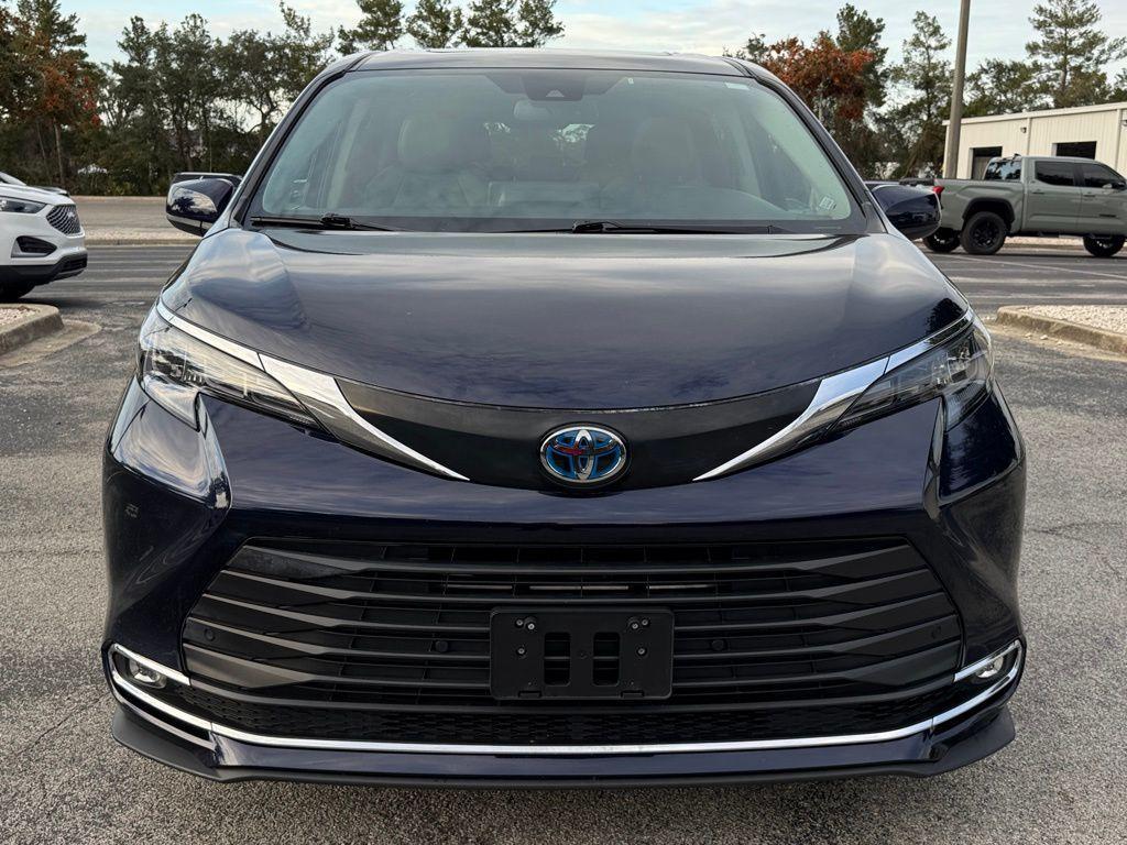 used 2024 Toyota Sienna car, priced at $37,200