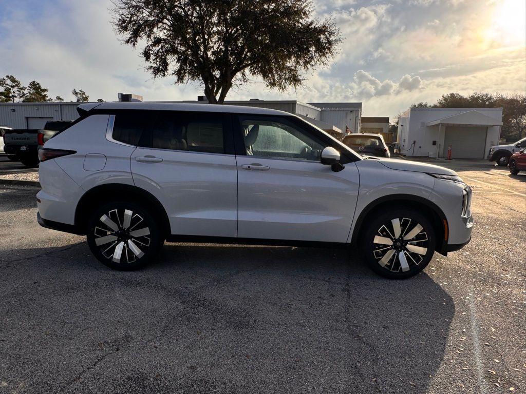 new 2026 Mitsubishi Outlander car, priced at $34,914