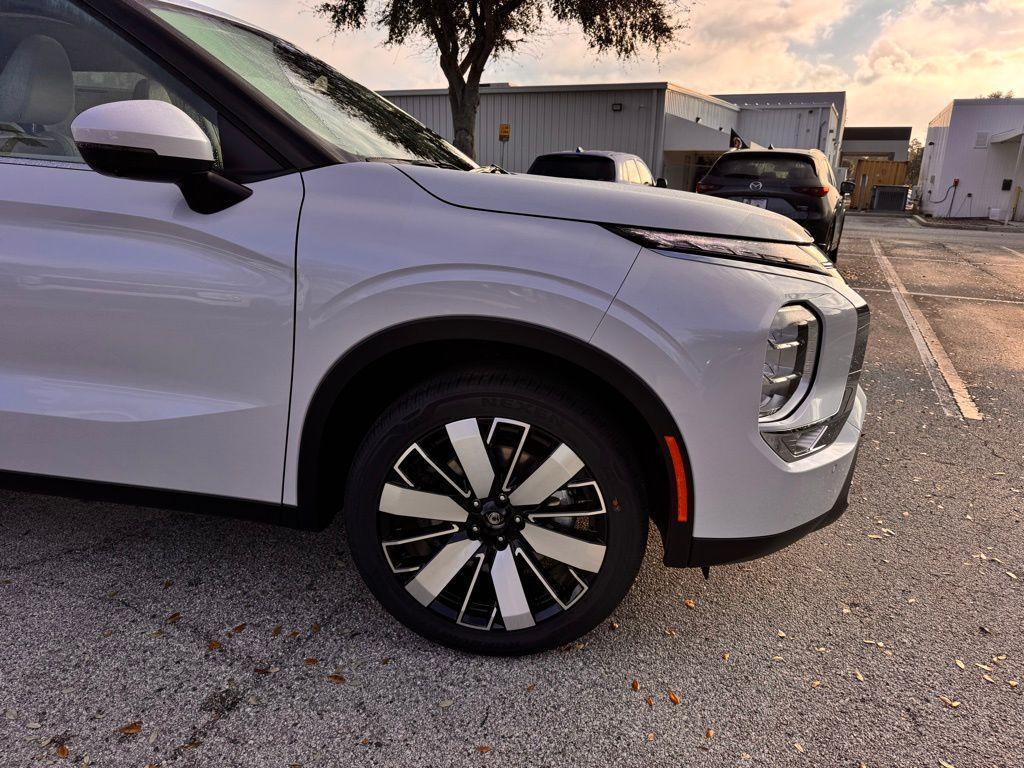 new 2026 Mitsubishi Outlander car, priced at $34,914