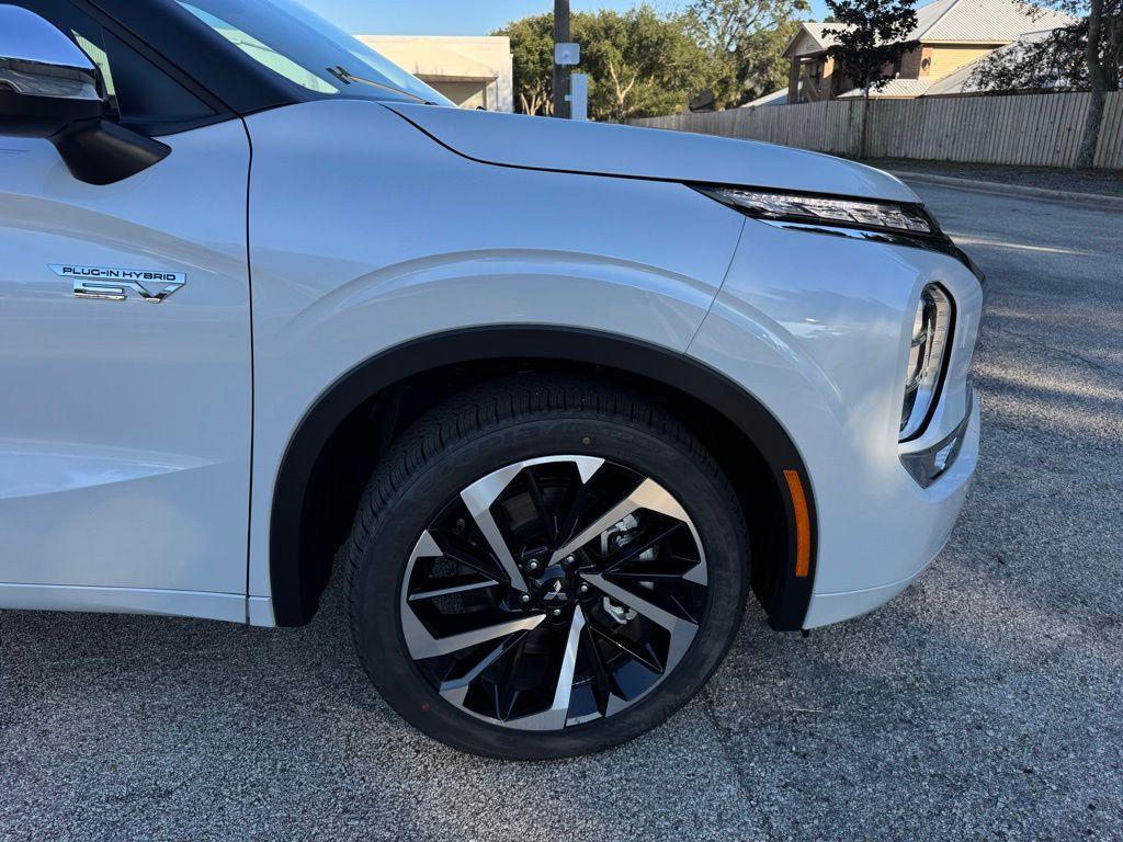 new 2025 Mitsubishi Outlander PHEV car, priced at $40,598