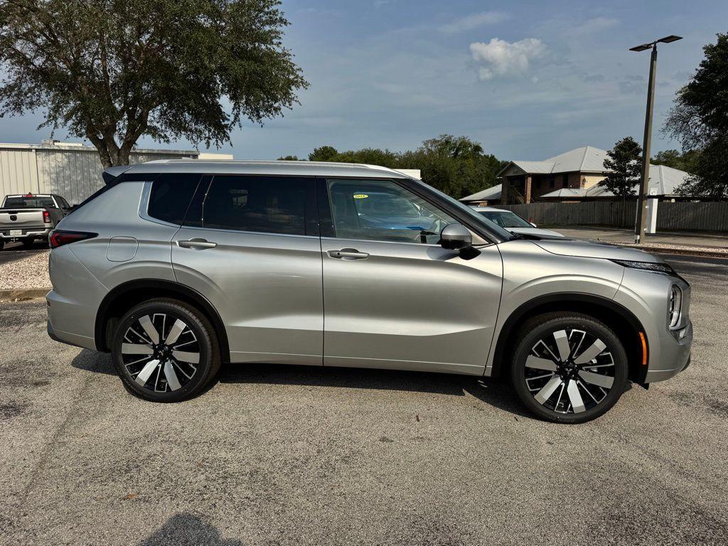 new 2026 Mitsubishi Outlander car, priced at $39,009