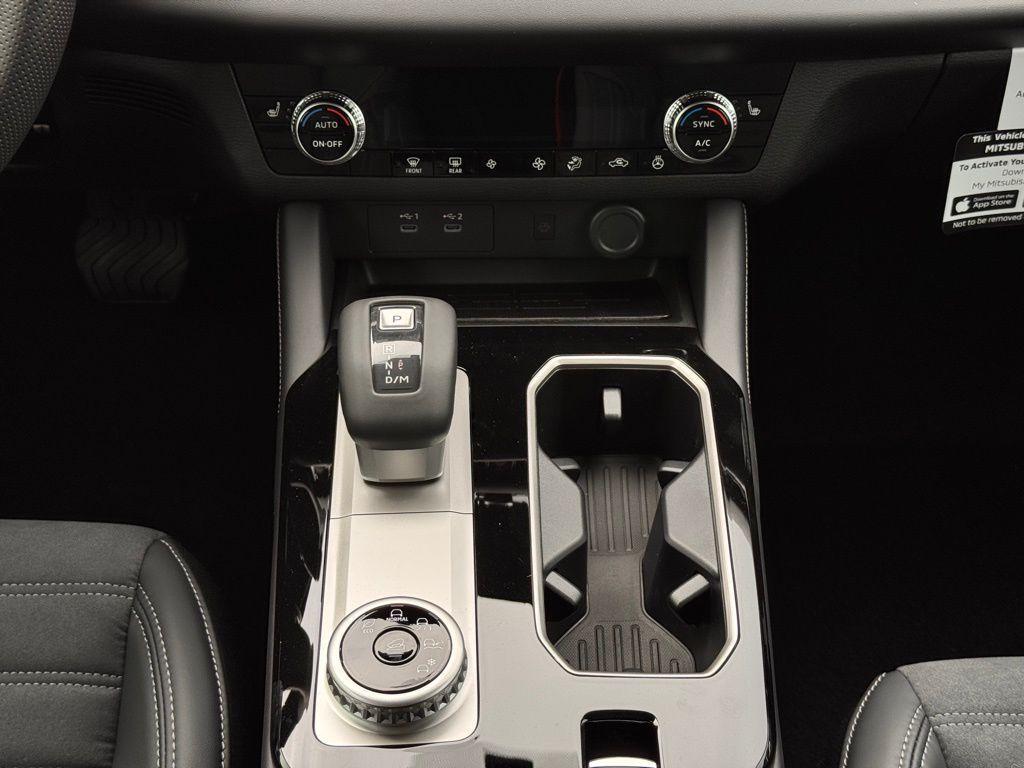 new 2026 Mitsubishi Outlander car, priced at $32,052