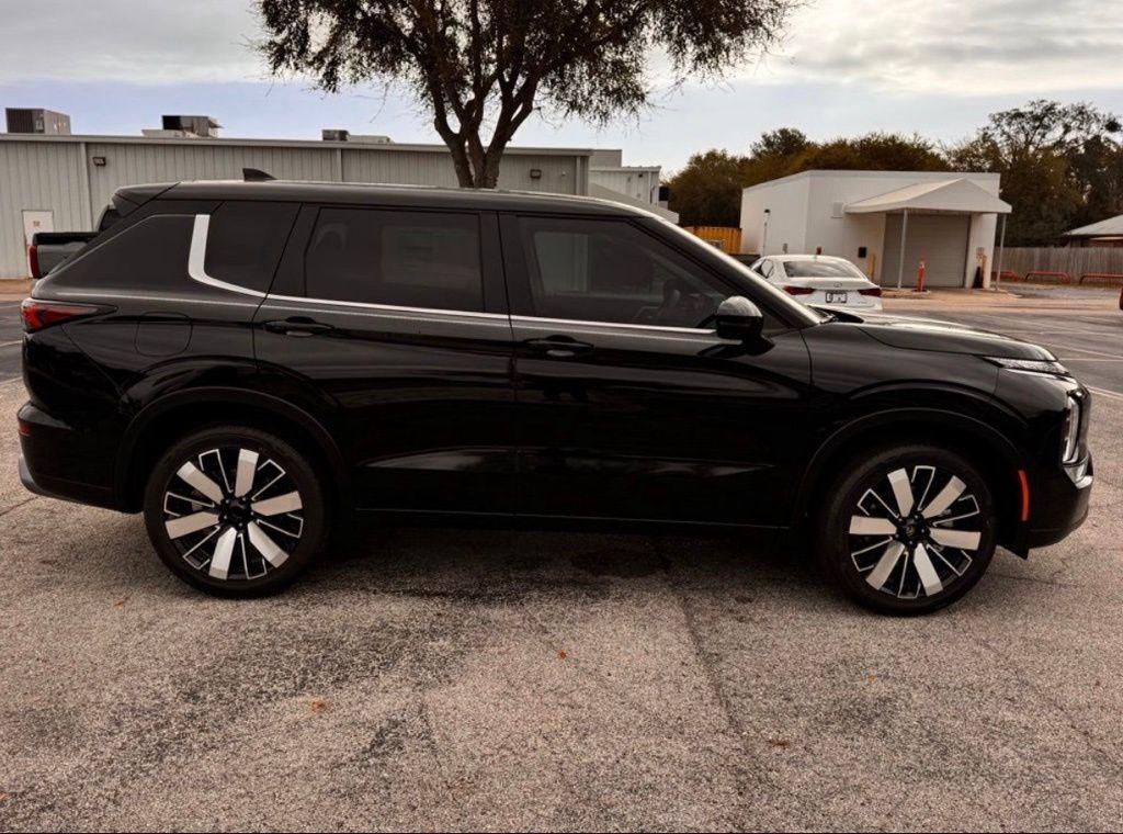 new 2026 Mitsubishi Outlander car, priced at $34,396