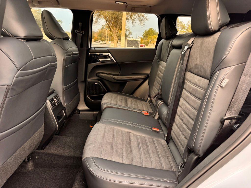 new 2026 Mitsubishi Outlander car, priced at $37,352